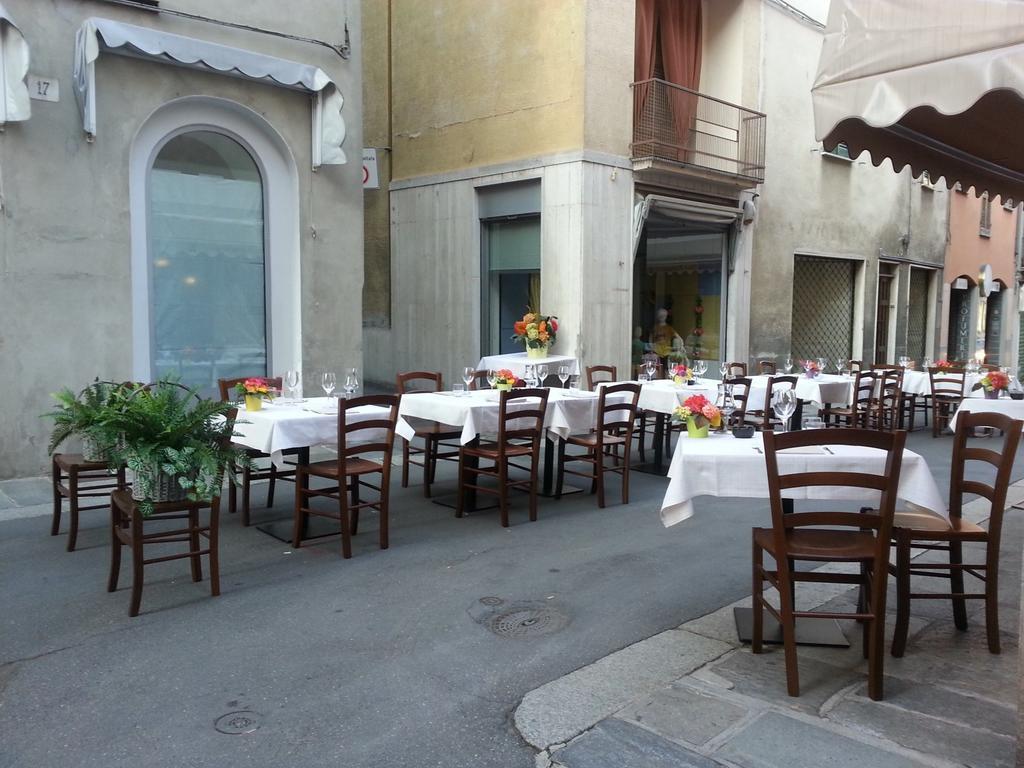 Locanda San Fiorenzo Fiorenzuola dʼArda Exterior foto